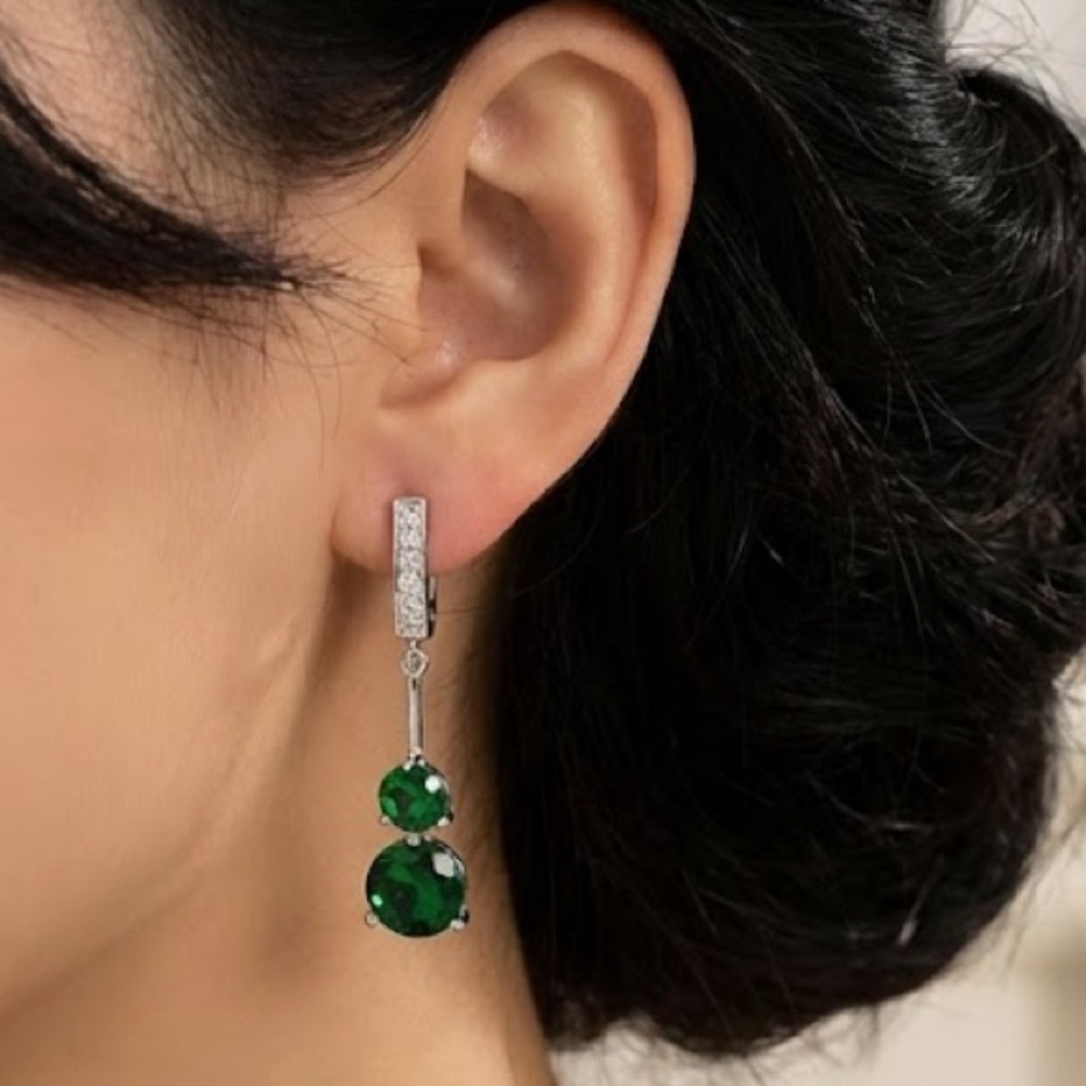 New Emerald Green Drop Earrings | Silver Tone Crystal Dangle- Boutique Item - Picture 2 of 2